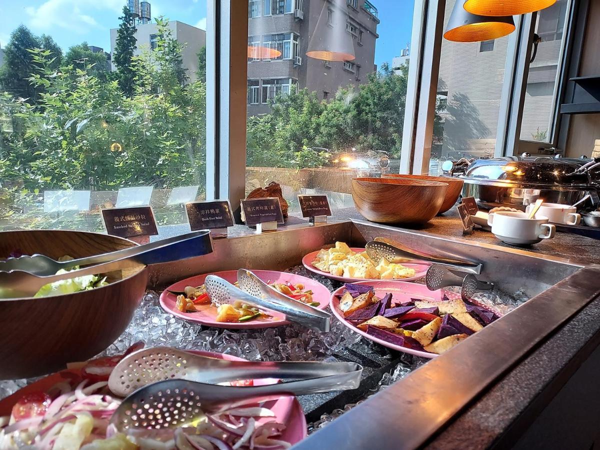 Royal Roi Hotel Taichung Exterior foto