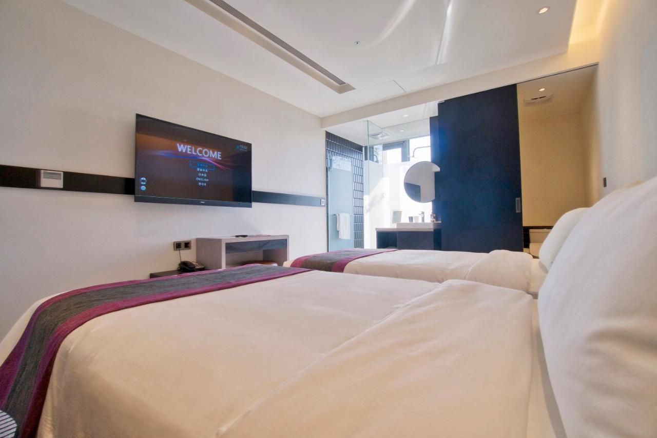 Royal Roi Hotel Taichung Exterior foto