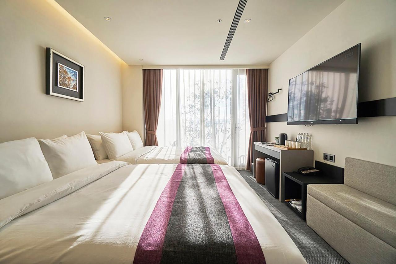 Royal Roi Hotel Taichung Exterior foto
