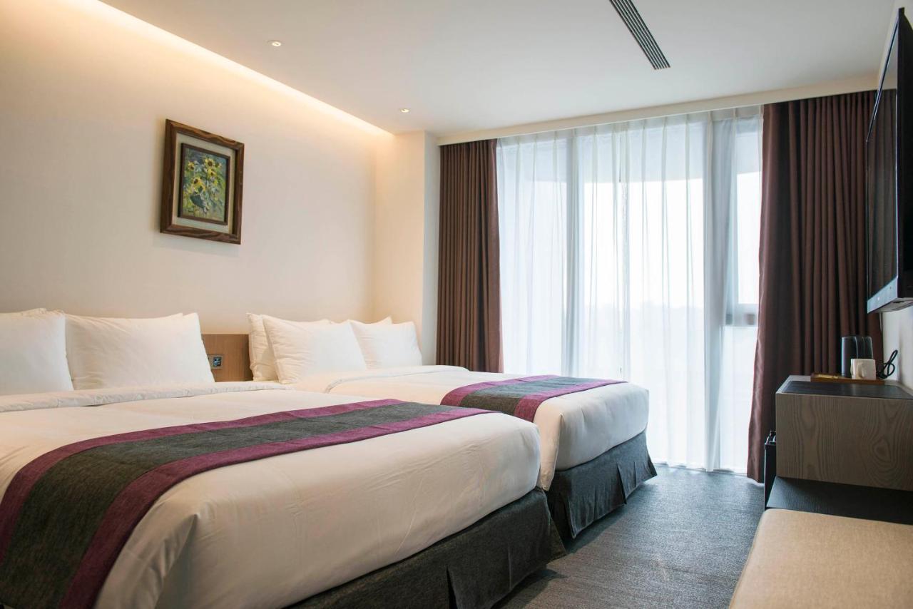 Royal Roi Hotel Taichung Exterior foto